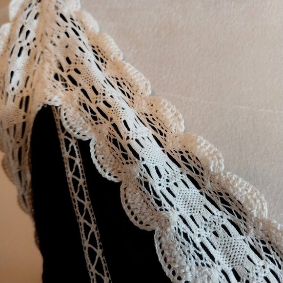 RE-NAMED BACK OUT  EMBrOiDERY LACE TRIM SIZE S BLACK MAXI DRESS - Picture 3 of 13